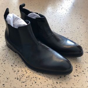 Kenneth Cole mens leather shoes. Size 9.5.