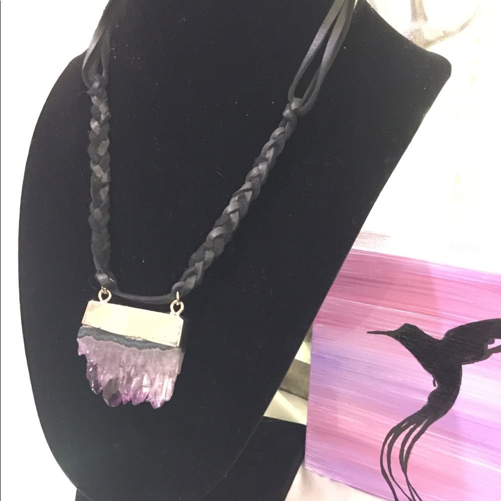 Canvas keeper: handmade jewelry paired with art 🎨