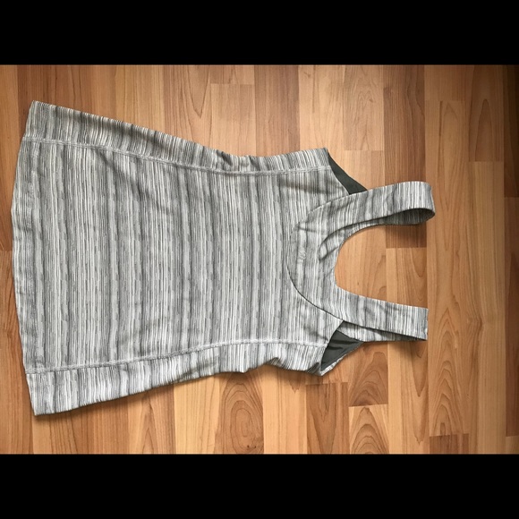 Lululemon Scoop Back Tank - Picture 5 of 7