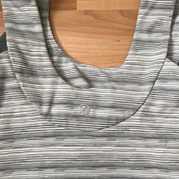 Lululemon Scoop Back Tank - Picture 6 of 7