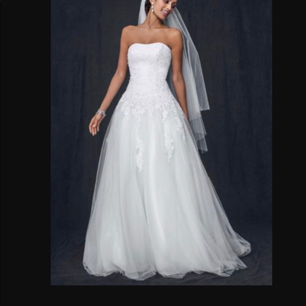 Strapless Tulle A-line Wedding Dress with Lace
