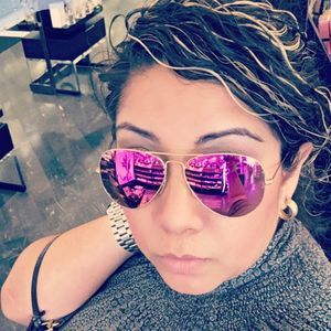 Meet your Posher, Yesenia