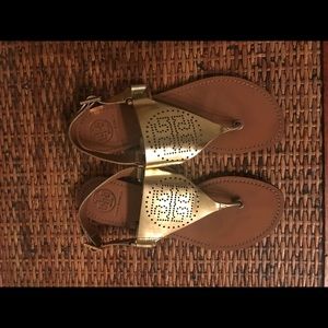 TORY BURCH GOLD SANDAL 7.5