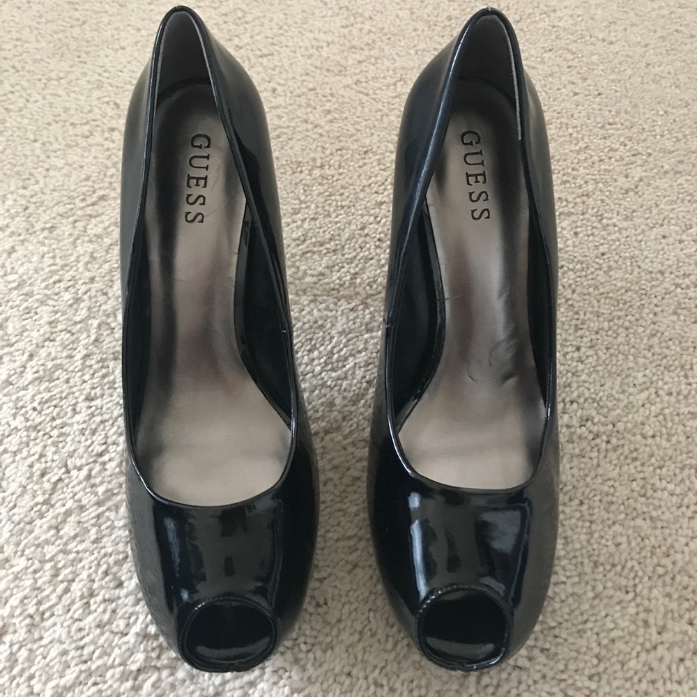 Guess black patent leather peep toe pumps