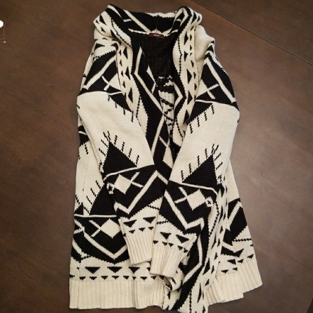 💛SOLD 💛Escio Aztec sweater