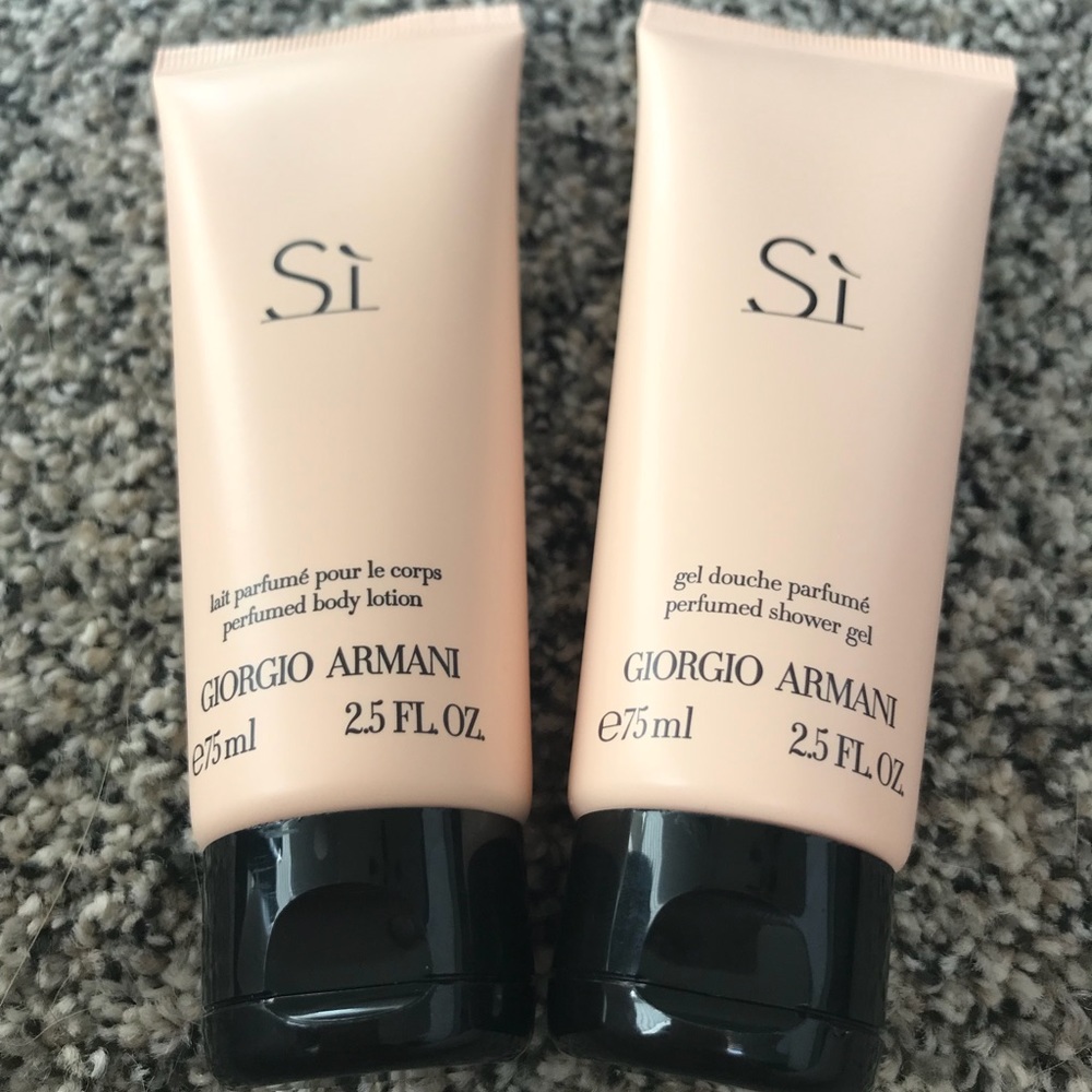 Giorgio Armani Si 2.5 OZ BodyLotion And ShowerGel