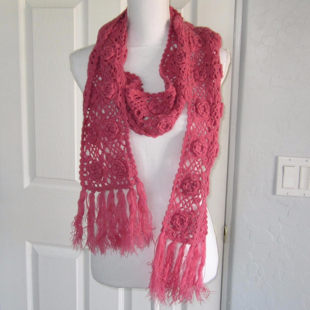Cute rose knit scarf