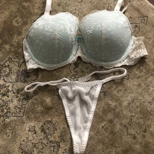💍❤️White 36DD bra from Victoria Secret and panty