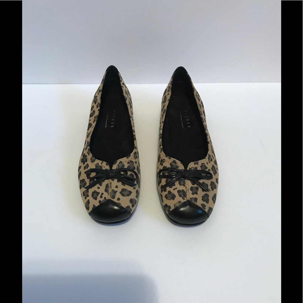 NWOT Axcess (Liz Claiborne) Lucca Leopard Flats