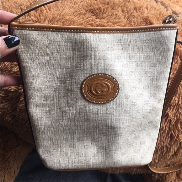 Gucci Handbags - 💯Gucci vintage messenger bag