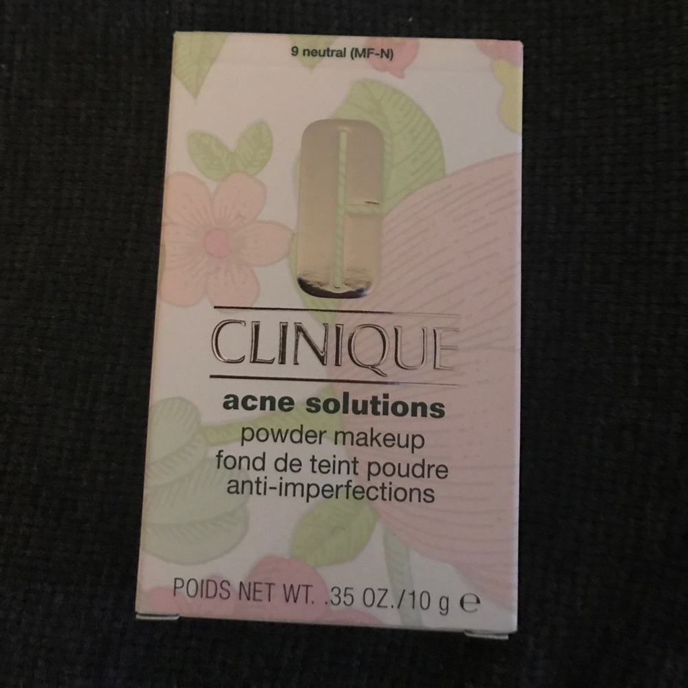 NIB Clinique Acne Solutions powdermakeup 9 neutral