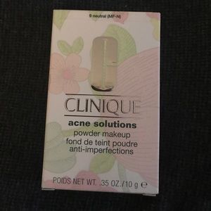 NIB Clinique Acne Solutions powdermakeup 9 neutral