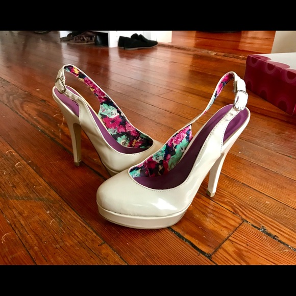 🌻 Madden Girl Beige Sling Backs - Picture 2 of 8