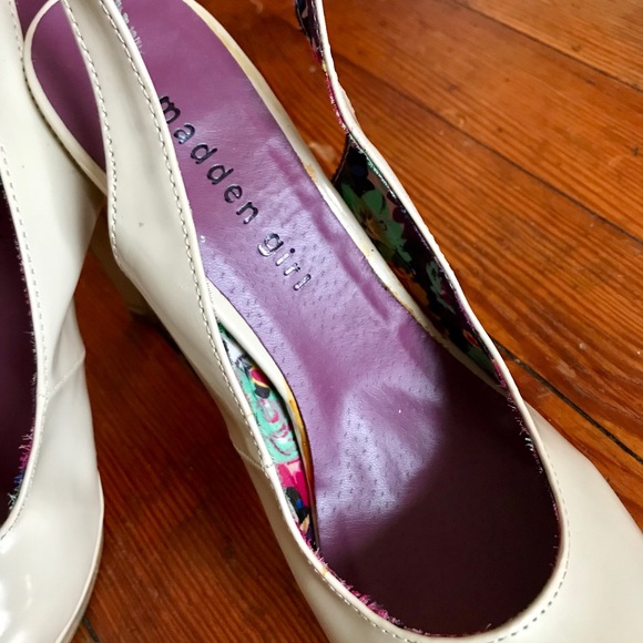 🌻 Madden Girl Beige Sling Backs - Picture 7 of 8