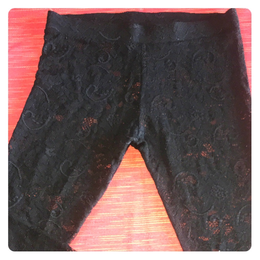 GUESS Lace Leggings... NWOT