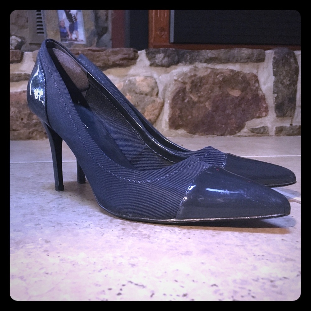 Nine West Navy Heels