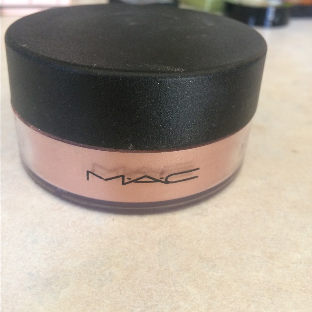 Used Mac iridescent powder/loose in golden bronze