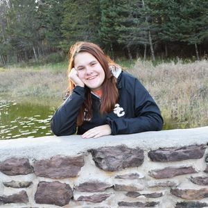 Meet your Posher, Leona