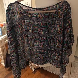 Blouse with flowy sleeves