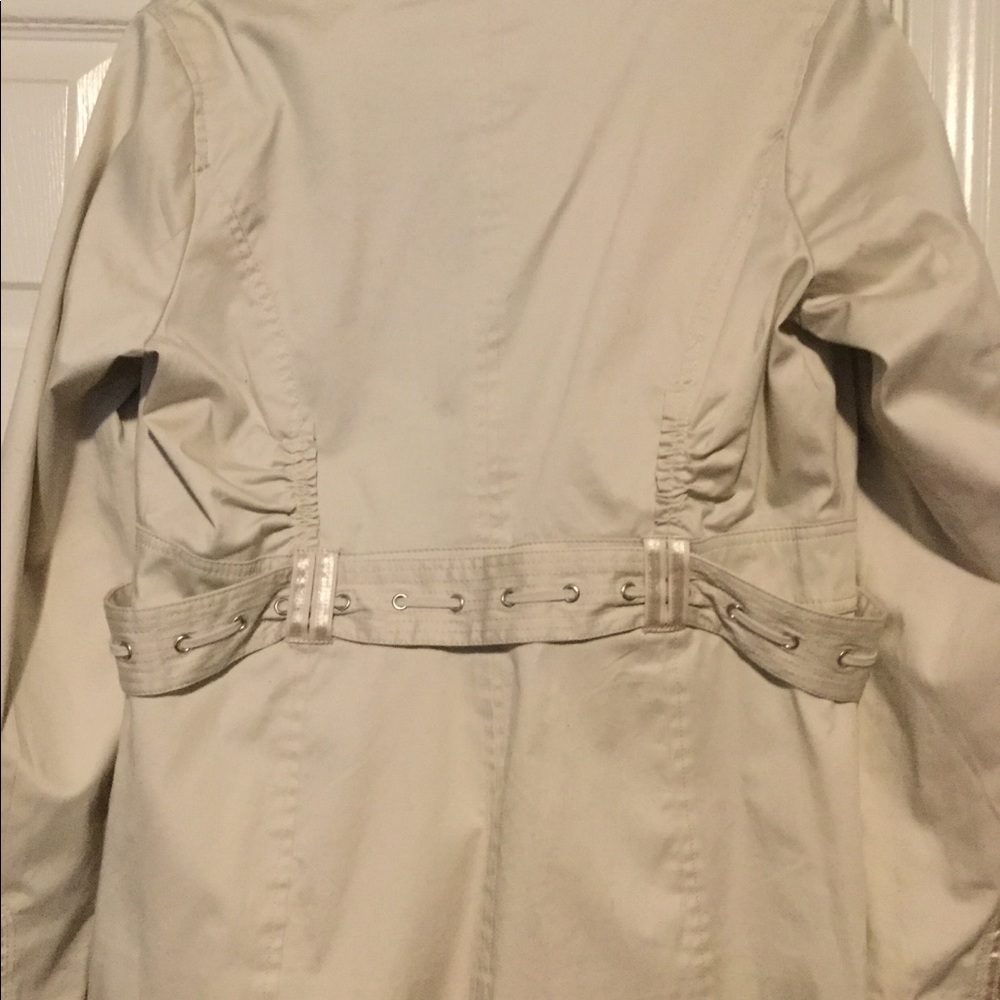 Lightweight jacket - Picture 6 of 7