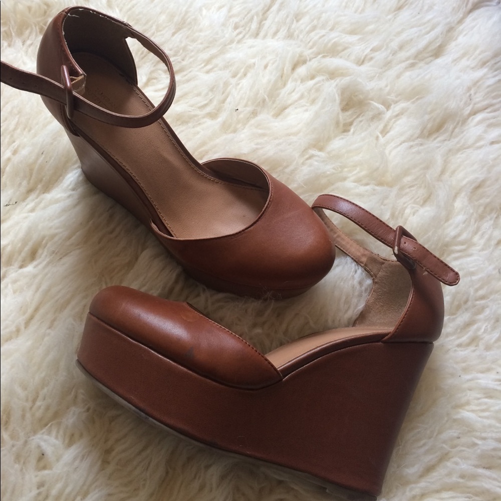 Urban Outfitters 70s wedges