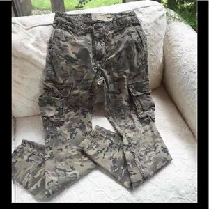 Men’s Lucky Brand cargo camo pants