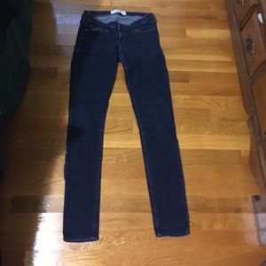 🌼Juniors Dark Hollister Jeans Size 1 Regular. 🌼