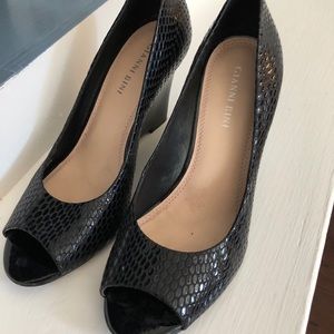 Giani Binni Snake Print Wedges