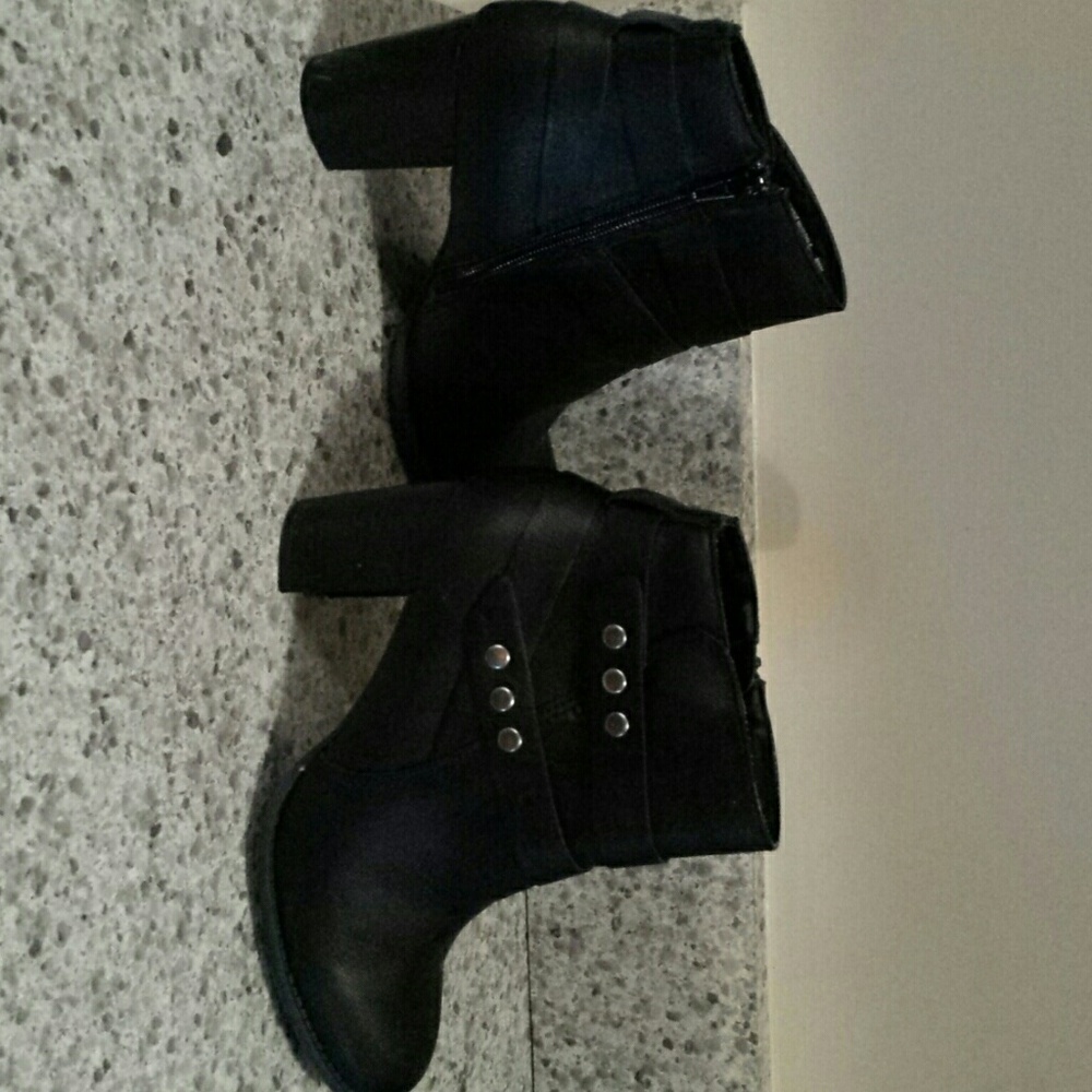 Ladies boots