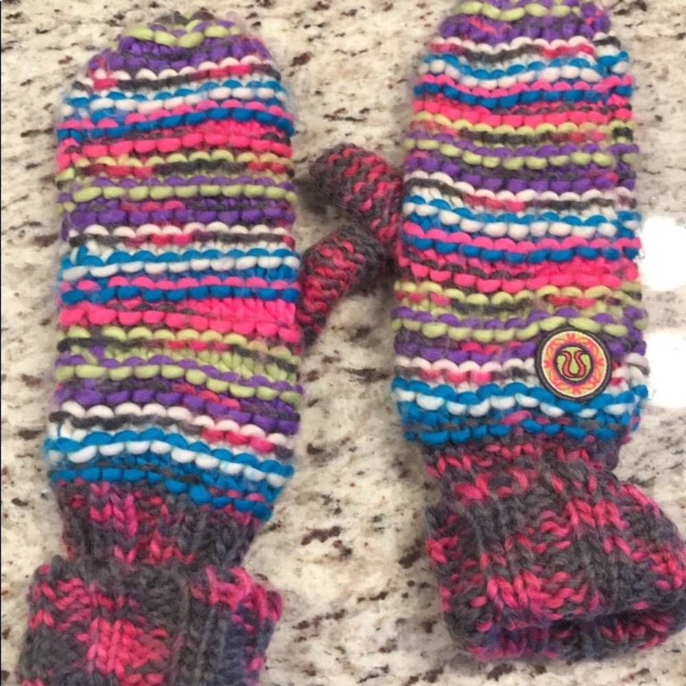 Lululemon Mittens & Ear Warmer