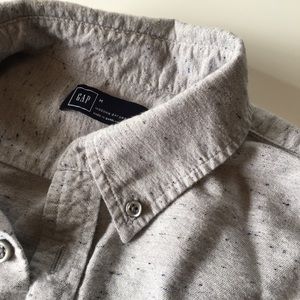 Slim fit casual Gap button down | M