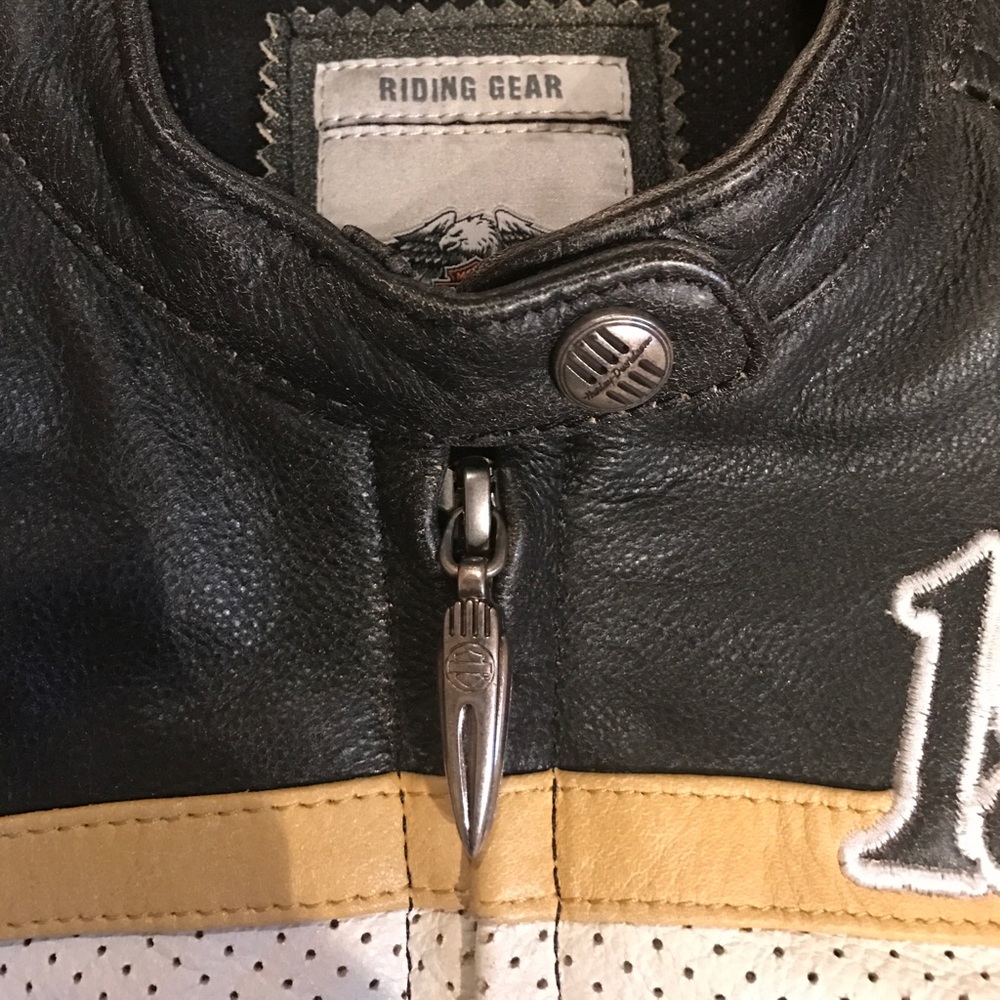 Women's Harley Davidson Leather Jacket - Picture 3 of 7