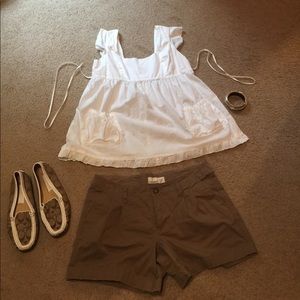 Adorable White back tie baby doll top 🎬