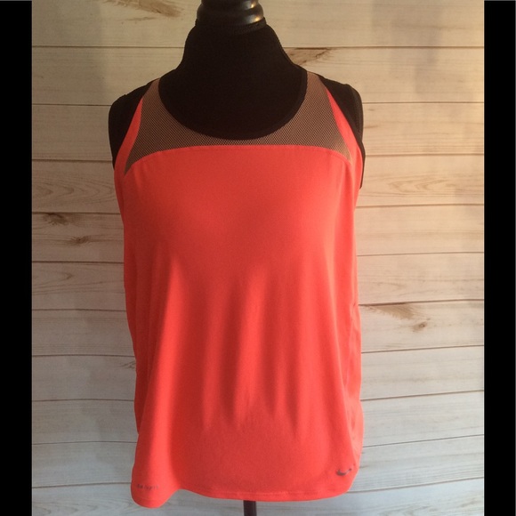 Nike Tops - Nike dri-fit workout top