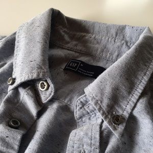 Slim fit casual Gap button down | M