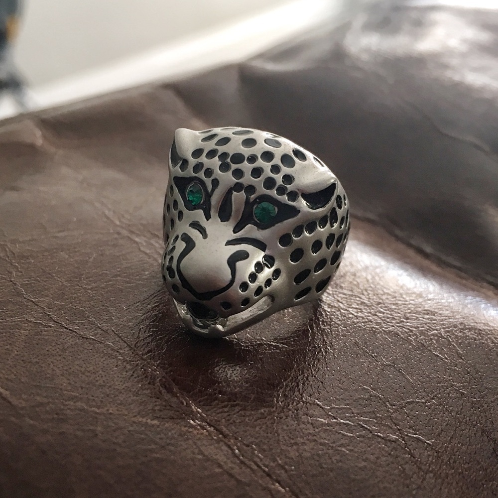 Leopard head ring