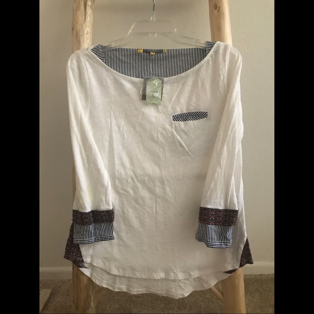 Anthropologie Knit Top w/ Adorable Details! Size S