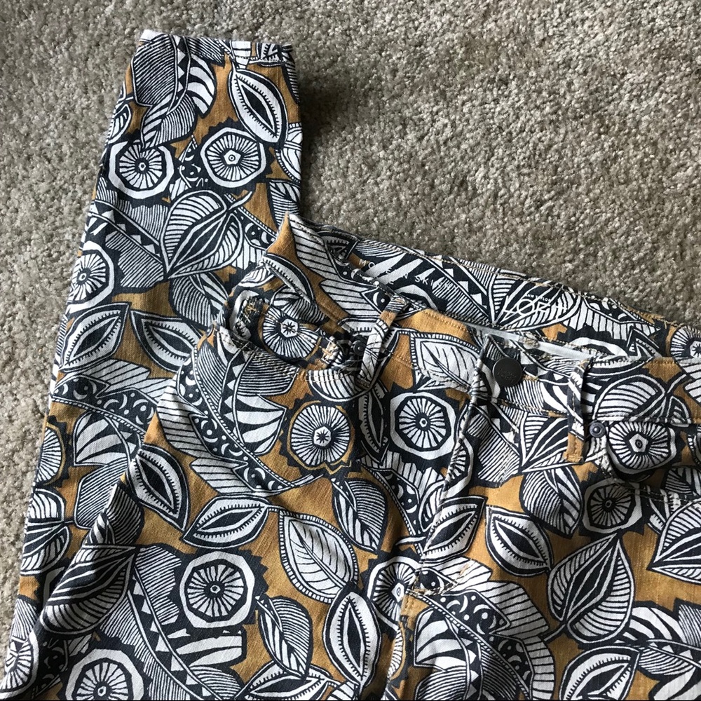 LOFT patterned skinny jeans / size 0 or 25