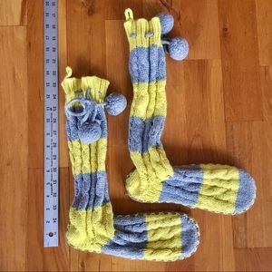 Cutest Knit Booties yellow gray pom pom slippers