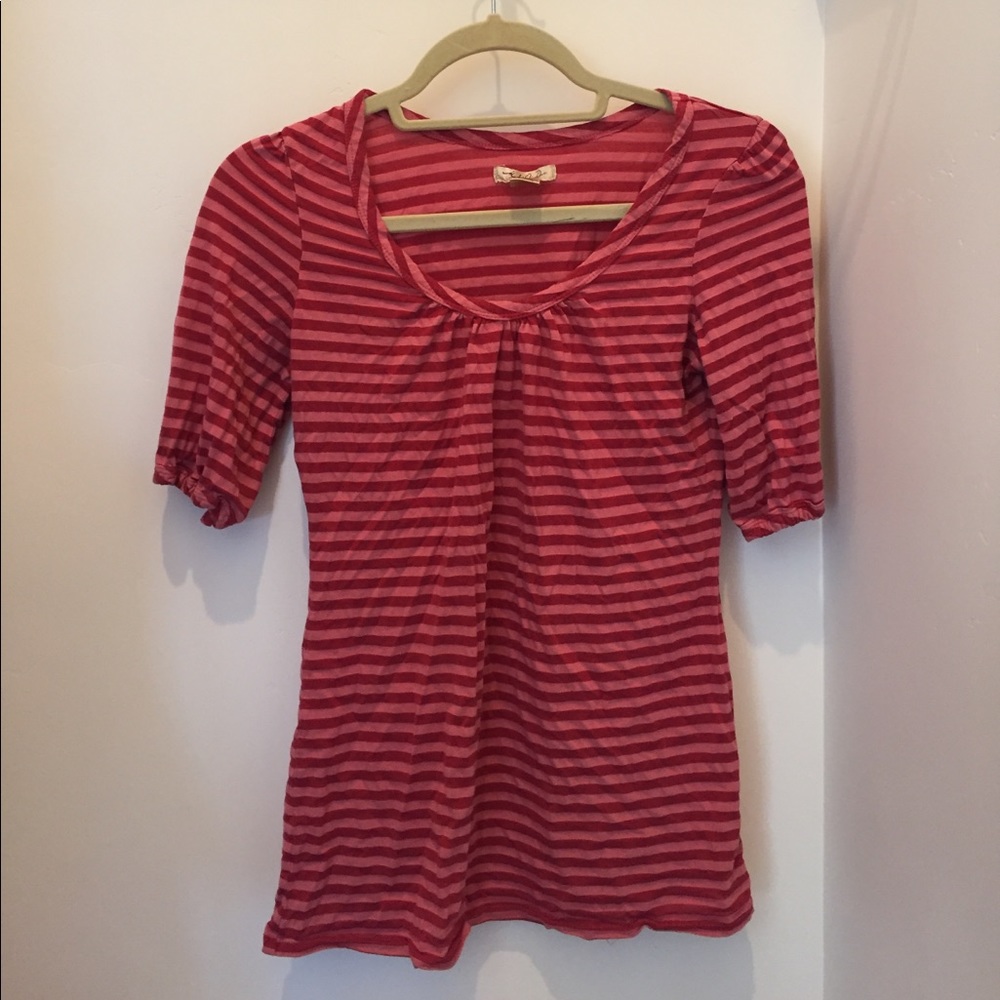 Short sleeve top