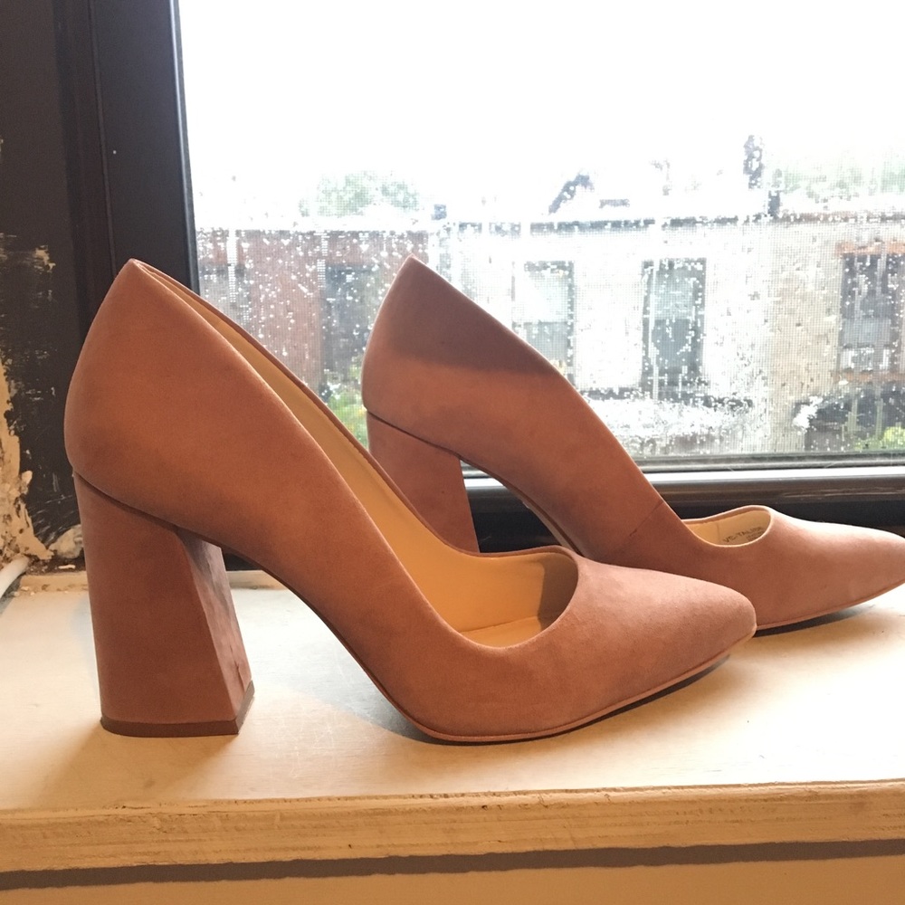 Vince Camuto pale pink suede heels