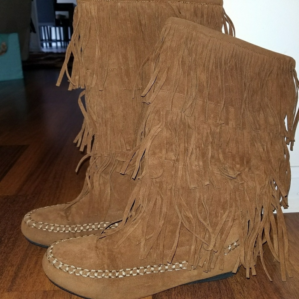Hot Cakes Fringe Moccasin Boots