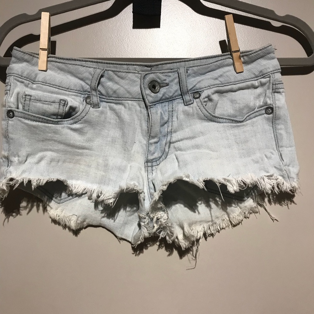 BULLHEAD distressed denim shorts!