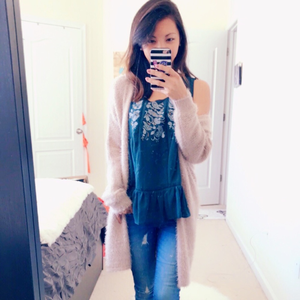 Knox rose green embroidered flowy sleeveless top