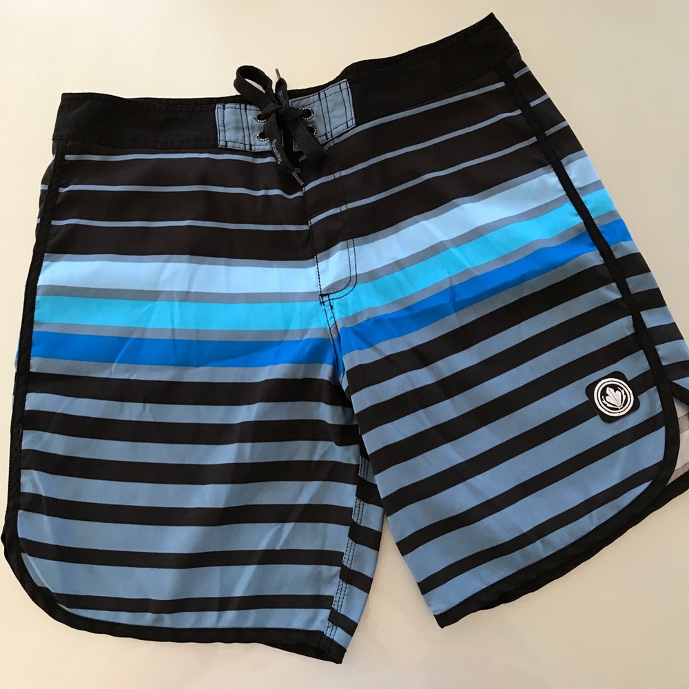 NWOT men’s board shorts