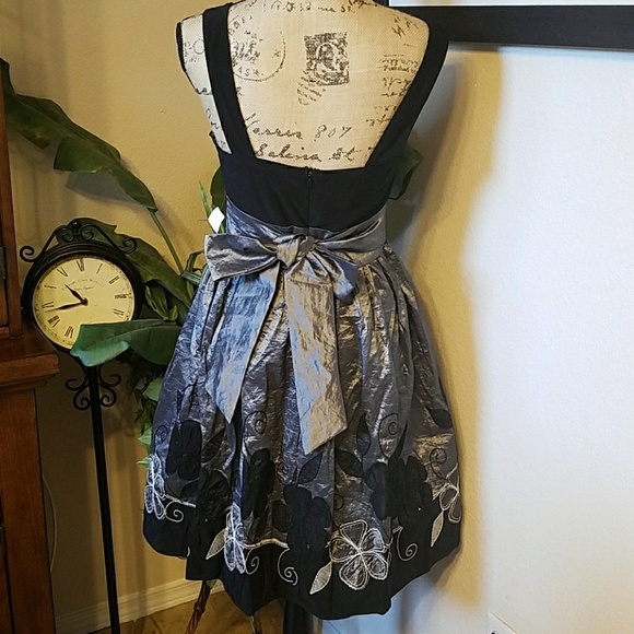 JODI KRISTOPHER DRESS - Picture 3 of 9