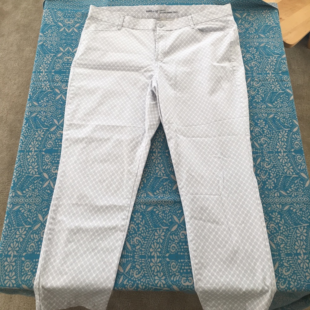 Gap Cropped Khakis, Slim City Size 16