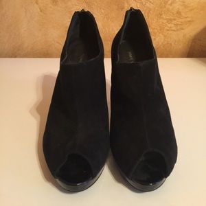 🚨Price Drop🚨 Nine West Black Suede Shoe Booties