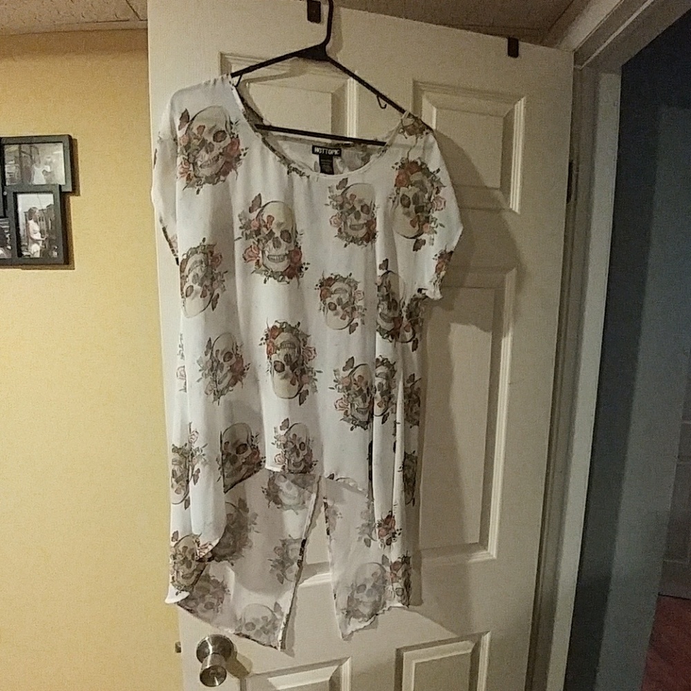 split back skull shirt