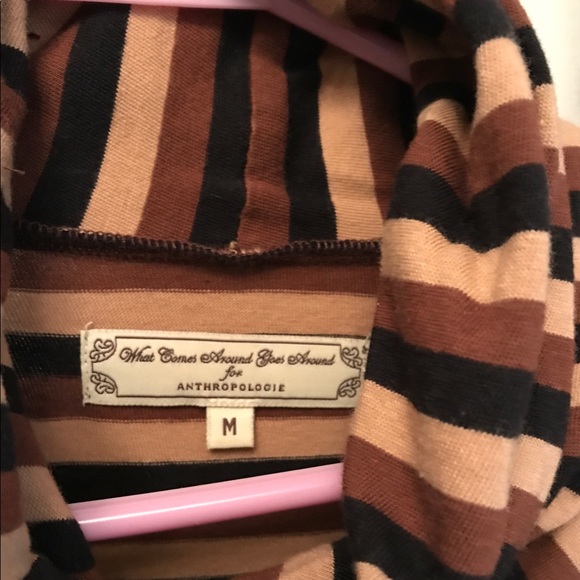 Stunning Retro Turtleneck Dress - Picture 5 of 8